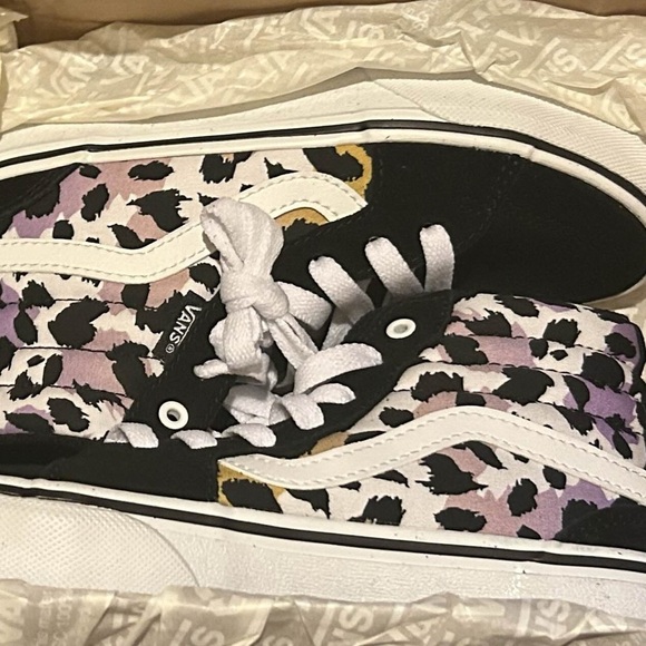 VANS • Filmore Hi Top Graphic Animal Print Lace Up Shoes - Picture 10 of 11